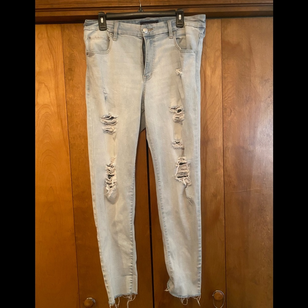 Aeropostale High Rise Curvy Jegging with Distressed Hem.  Size 14.